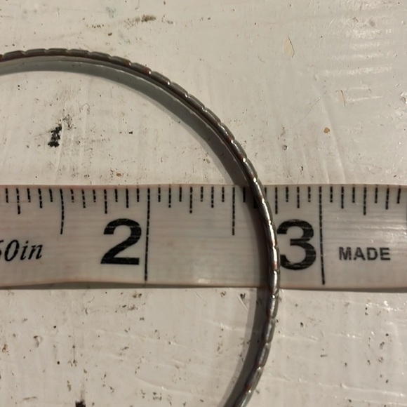 8” mixed metal polished silver tone diamond etched stackable bangle bracelet - Picture 10 of 12